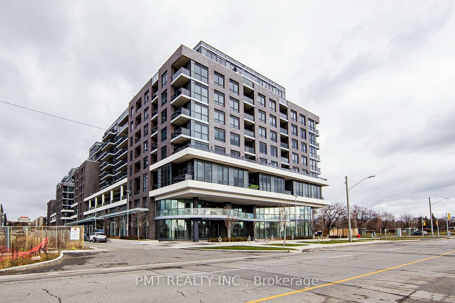 Photo of Gibbs Road in Toronto · Islington-City Centre West