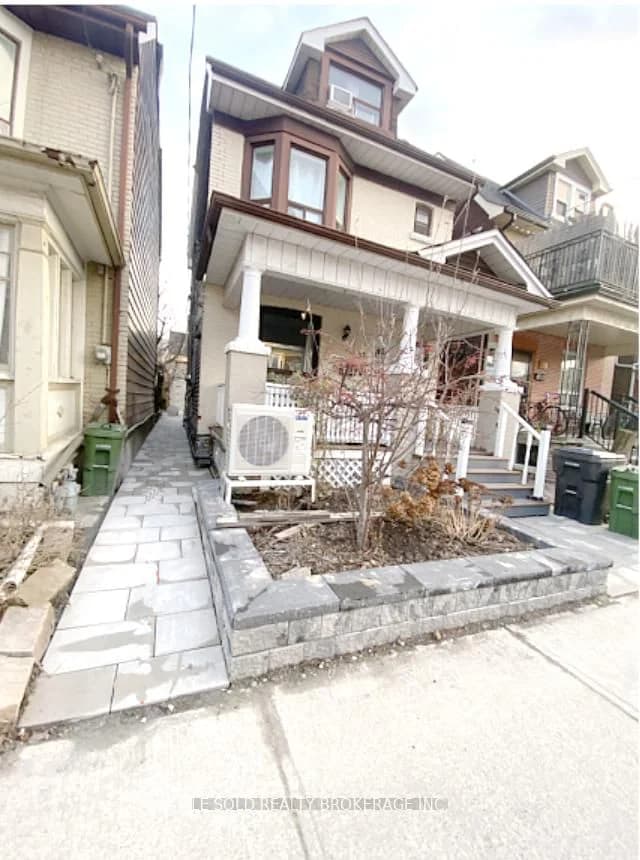 Photo of Hallam Street 201 in Toronto · Dovercourt-Wallace Emerson-Junction
