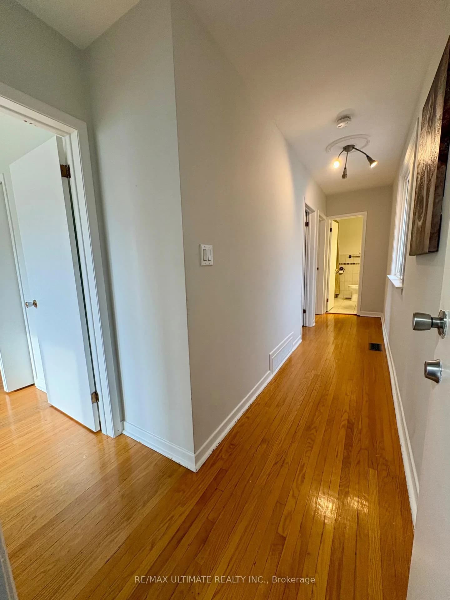 Harvie Avenue Floor in Toronto · Caledonia-Fairbank — photo 3