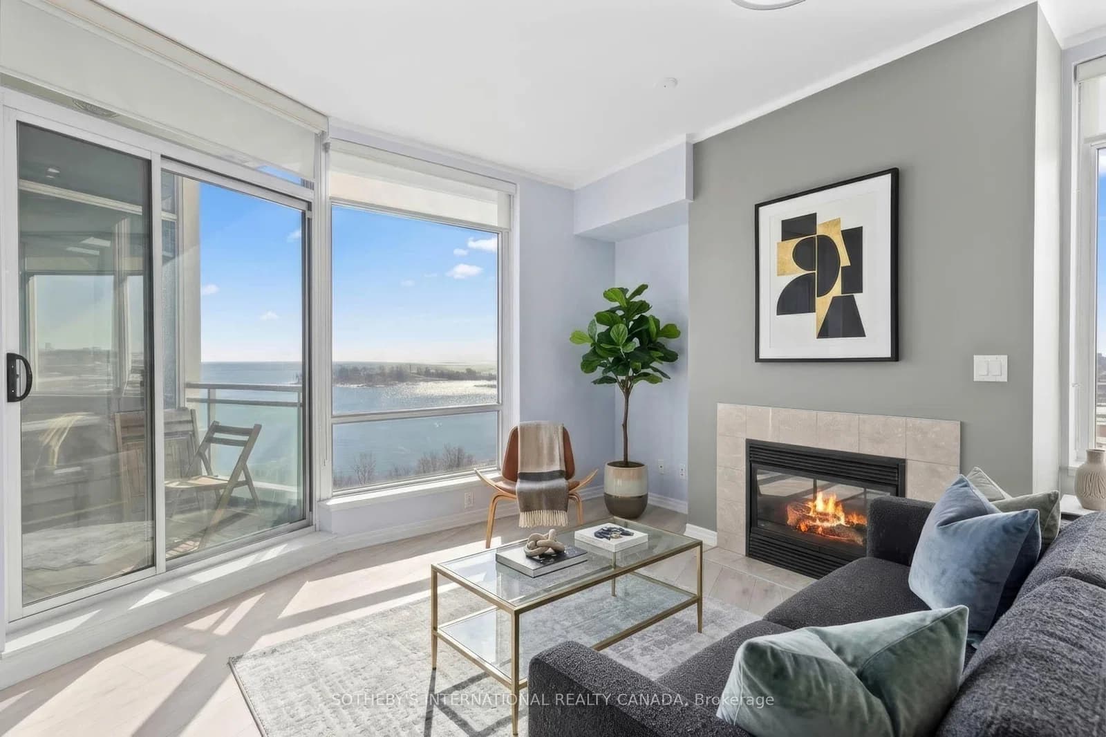 Photo of Marine Parade Drive in Toronto · Mimico