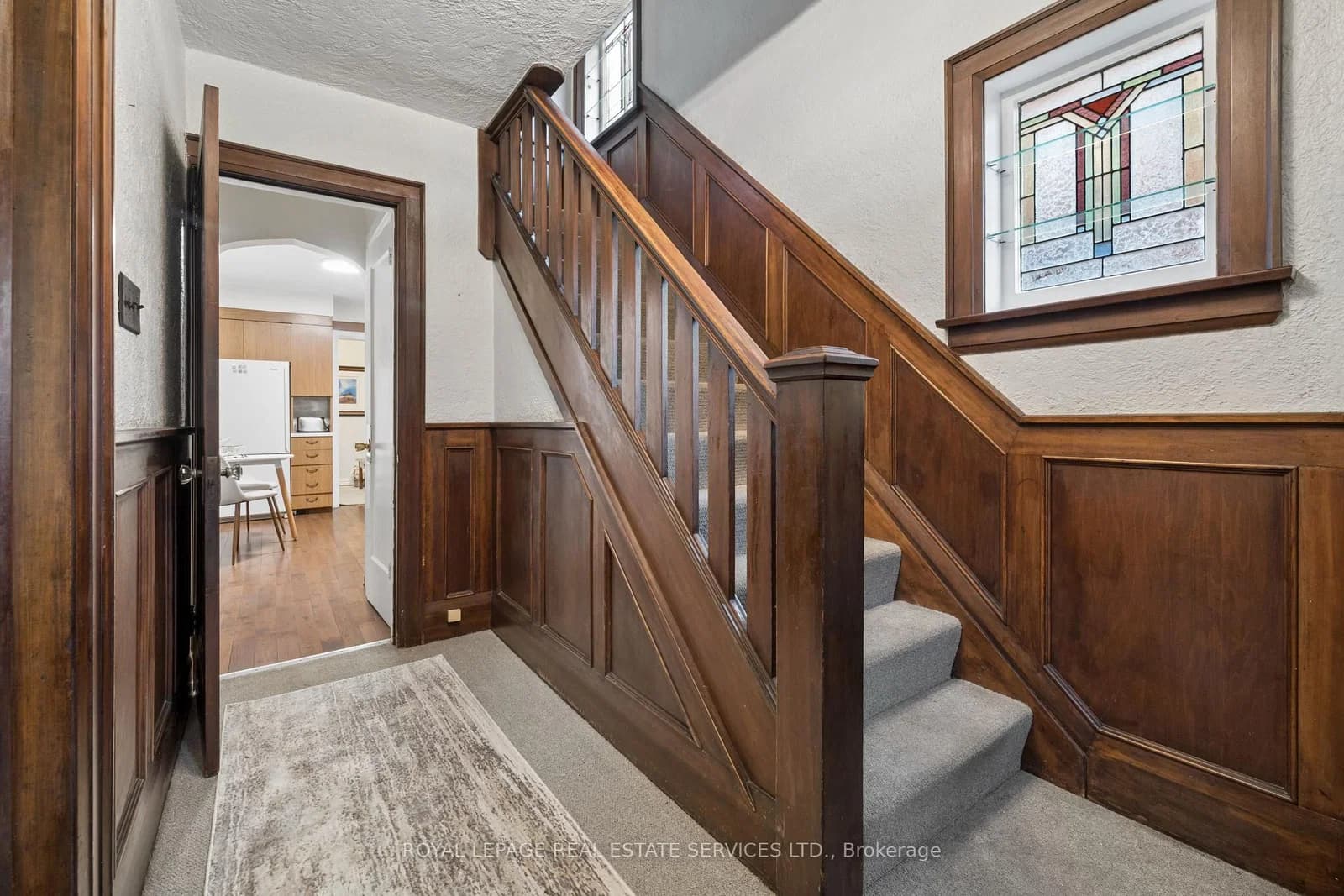 Riverview Gardens in Toronto · Lambton Baby Point — photo 3