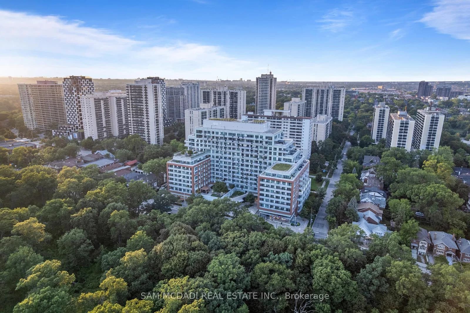 Photo of Bloor Street in Toronto · High Park North