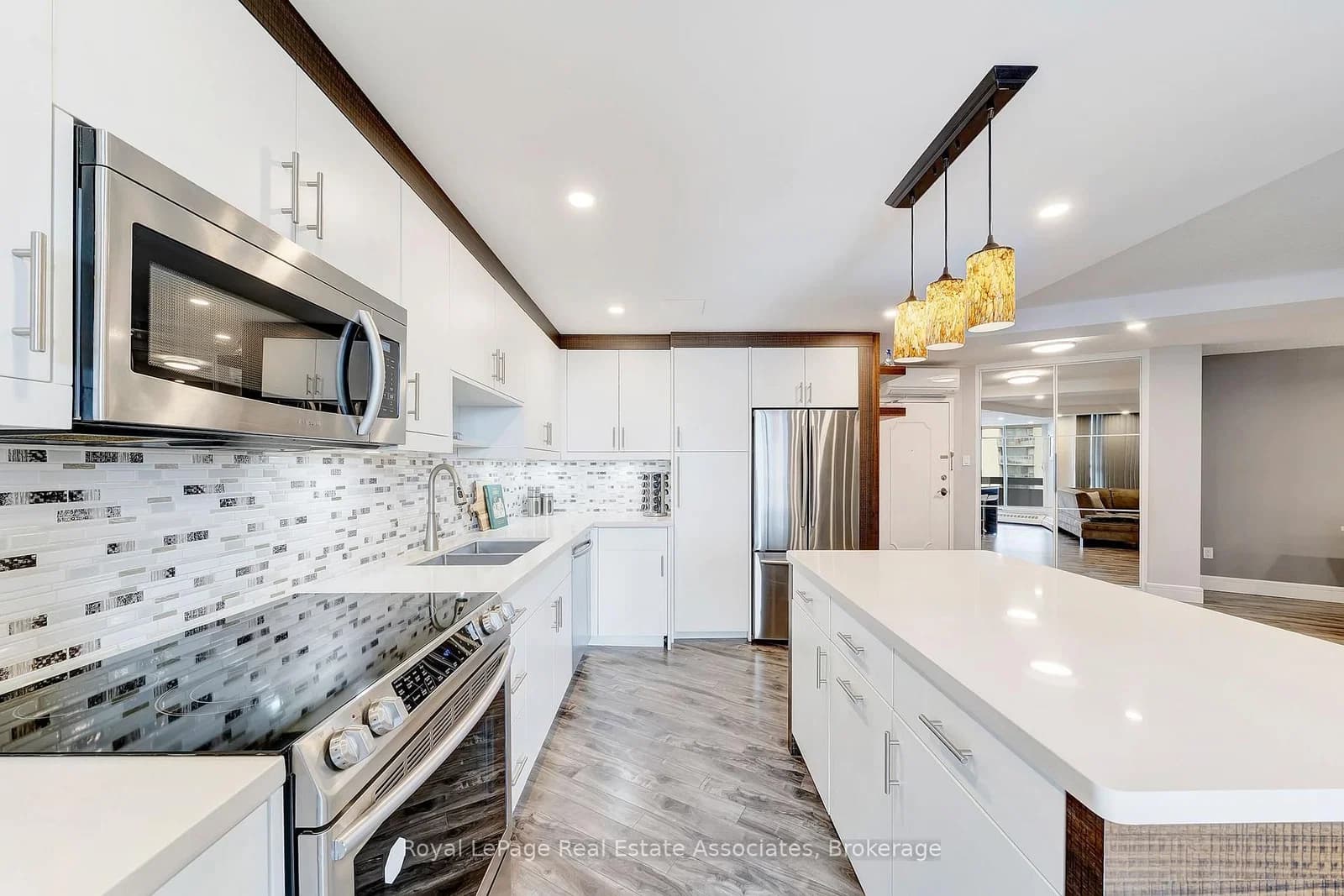 Mill Road in Toronto · Eringate-Centennial-West Deane — photo 3
