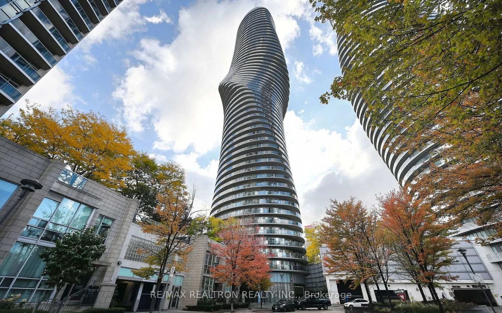 Absolute Avenue in Mississauga · City Centre — photo 3