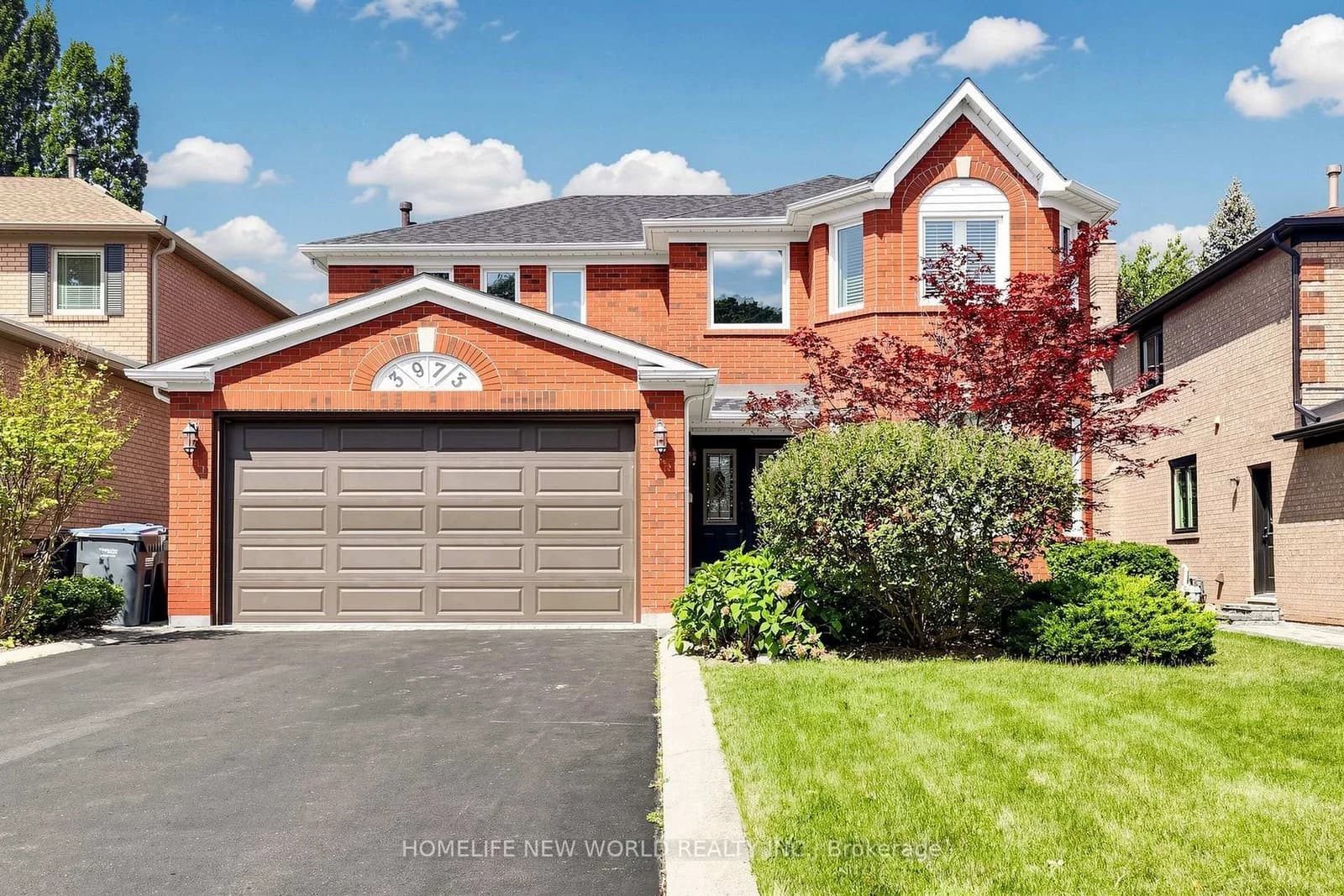 Photo of Rolling Valley Drive in Mississauga · Erin Mills