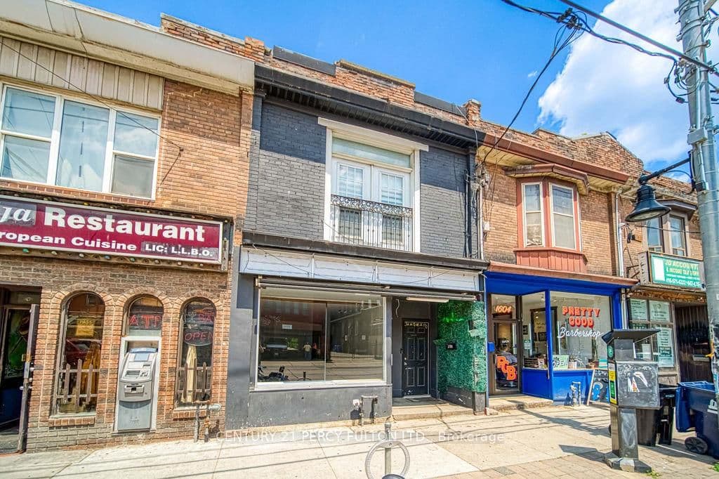 Photo of Queen Street in Toronto · South Parkdale