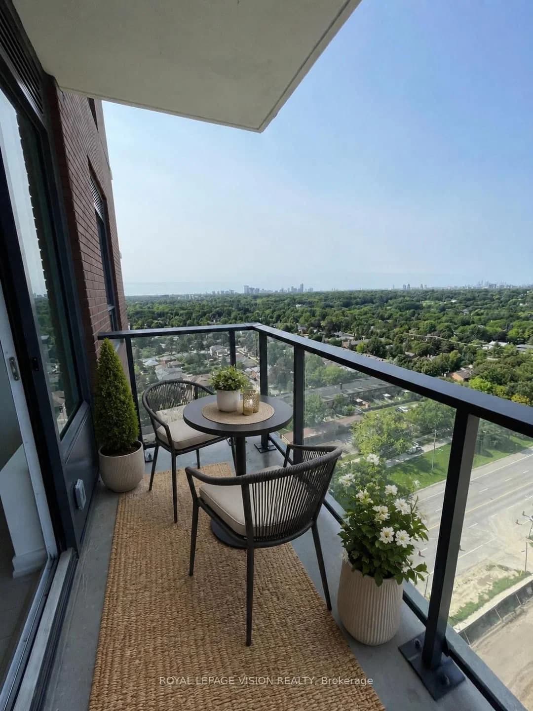 Photo of Eglinton Avenue in Toronto · Humber Heights