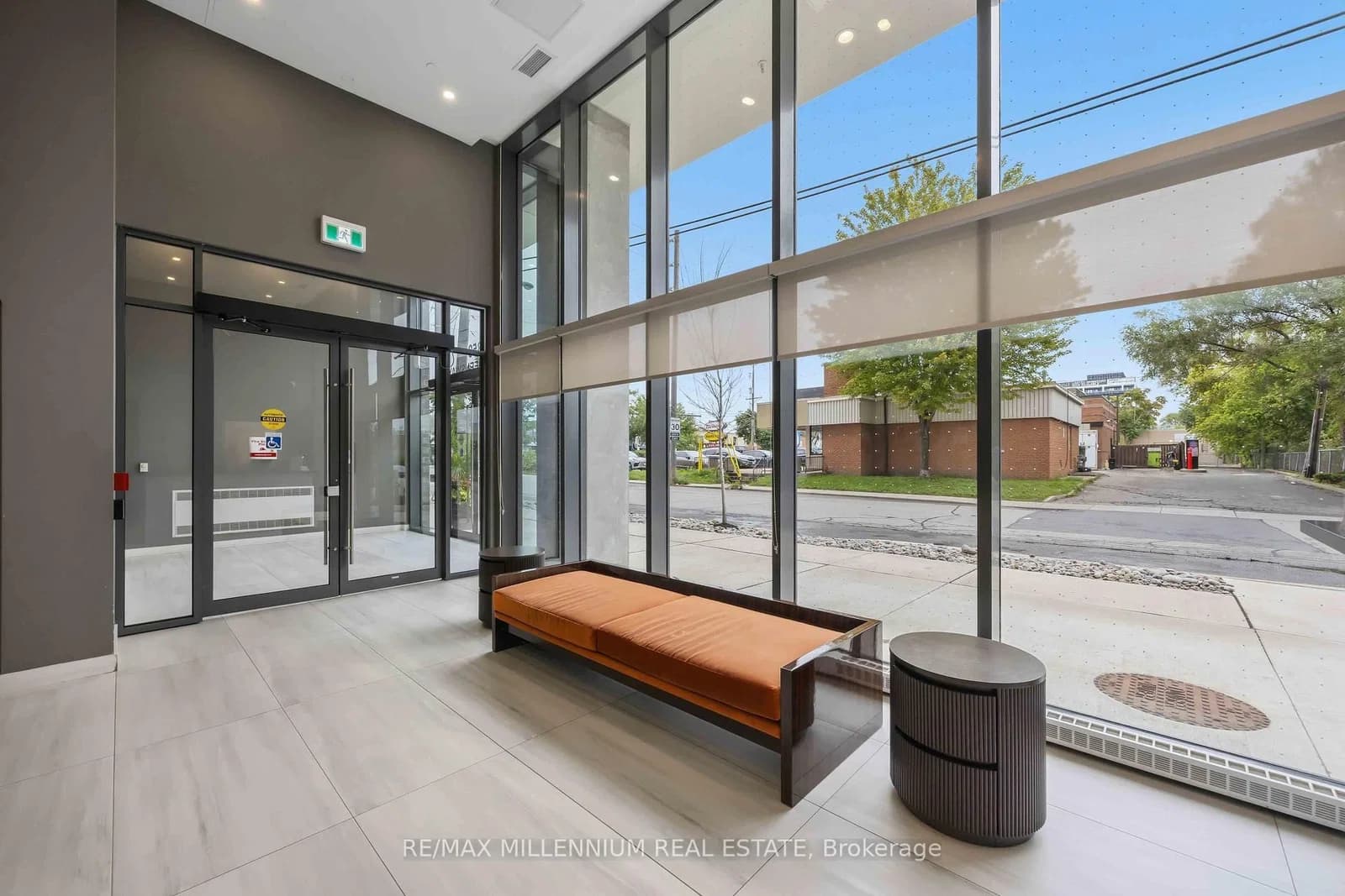 The Queensway in Toronto · Stonegate-Queensway — photo 3