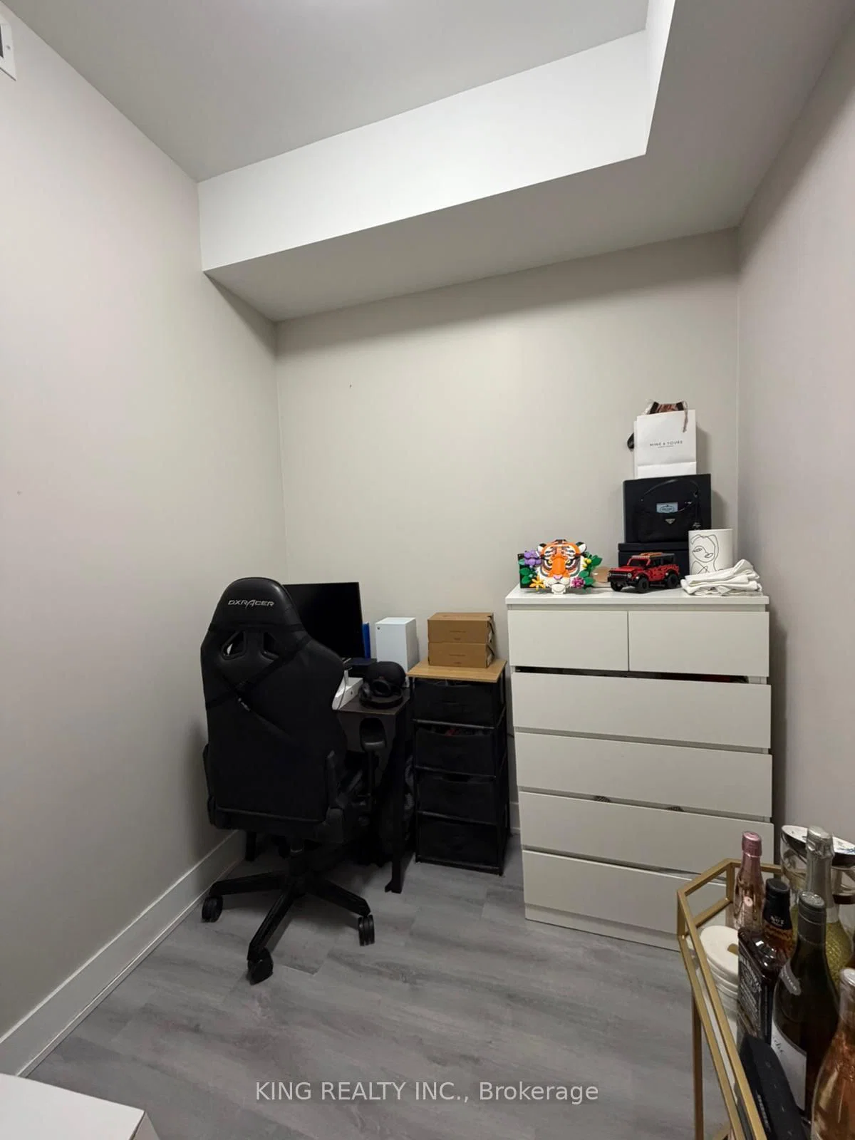 Shorebreeze Drive in Toronto · Mimico — photo 2