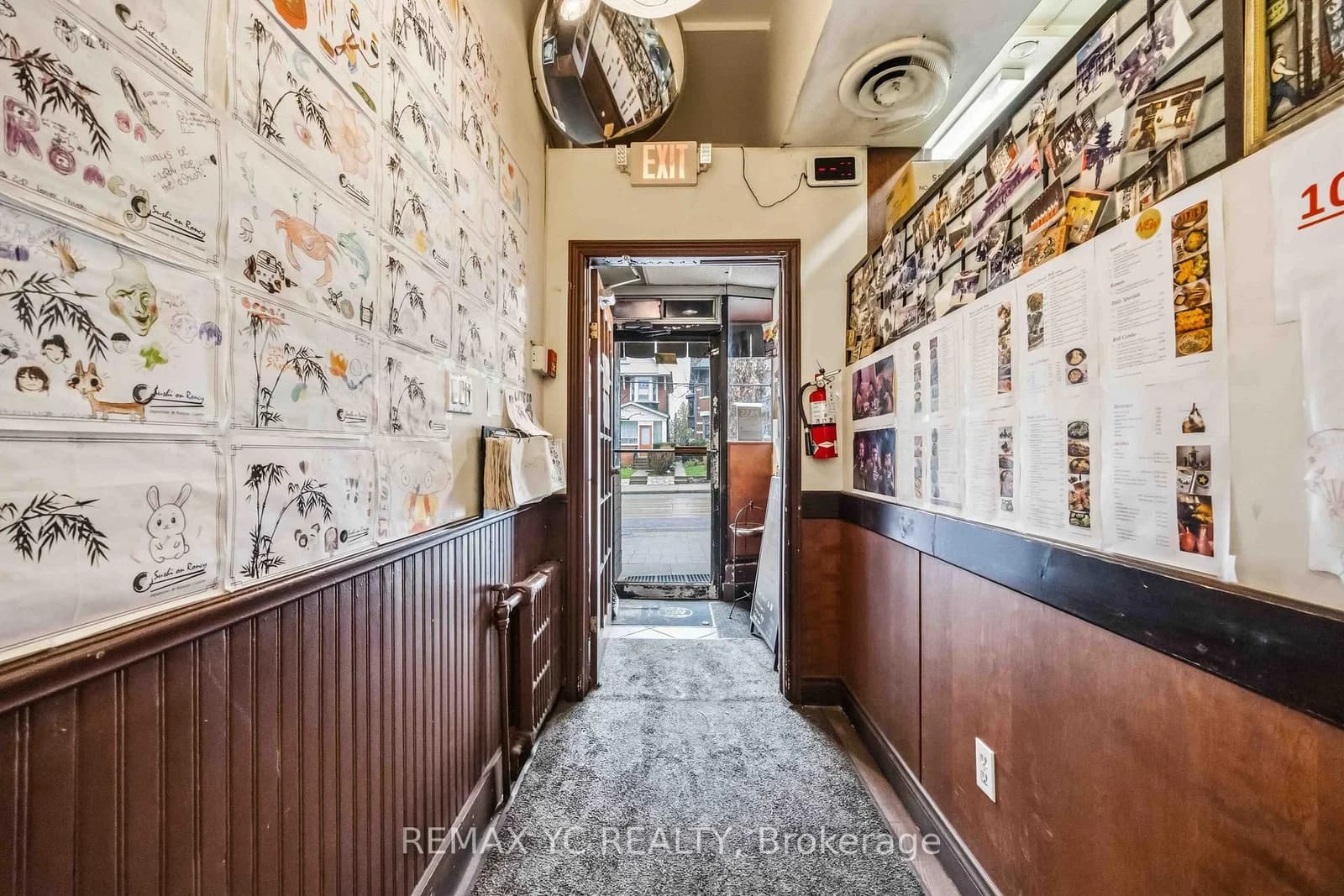 Roncesvalles Avenue in Toronto · Roncesvalles — photo 2