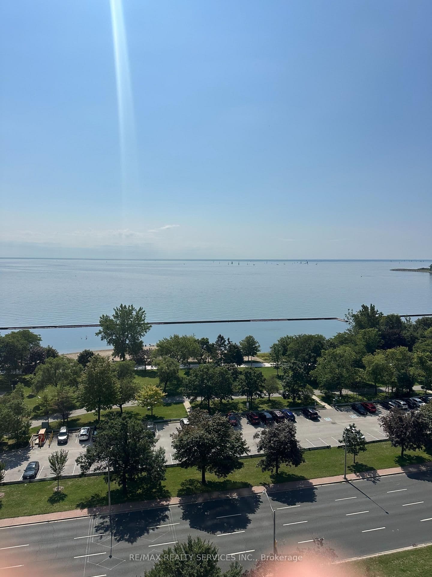 Photo of Lakeshore Boulevard in Toronto · High Park-Swansea