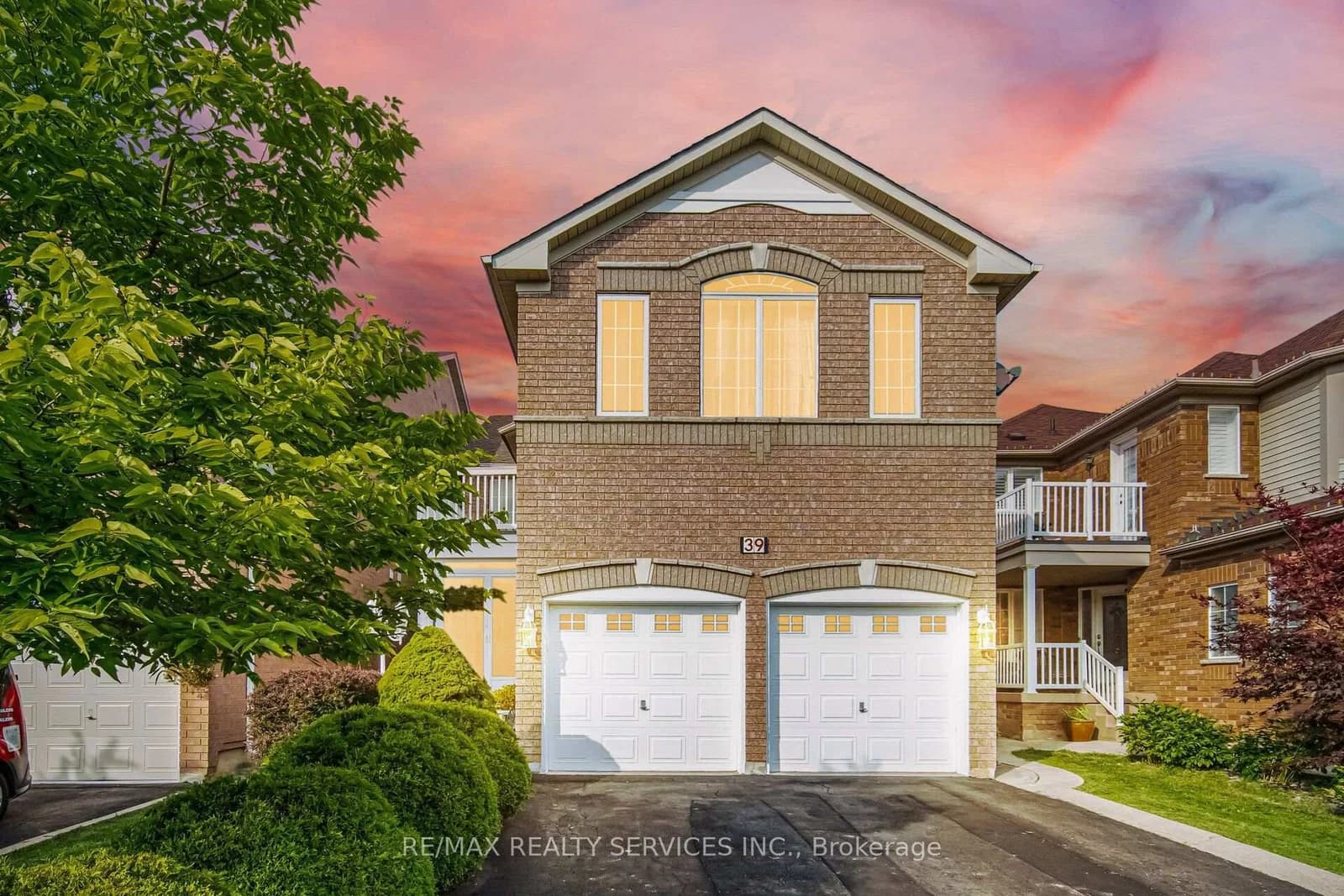 Photo of LEGEND Lane in Brampton · Fletcher's Creek Village