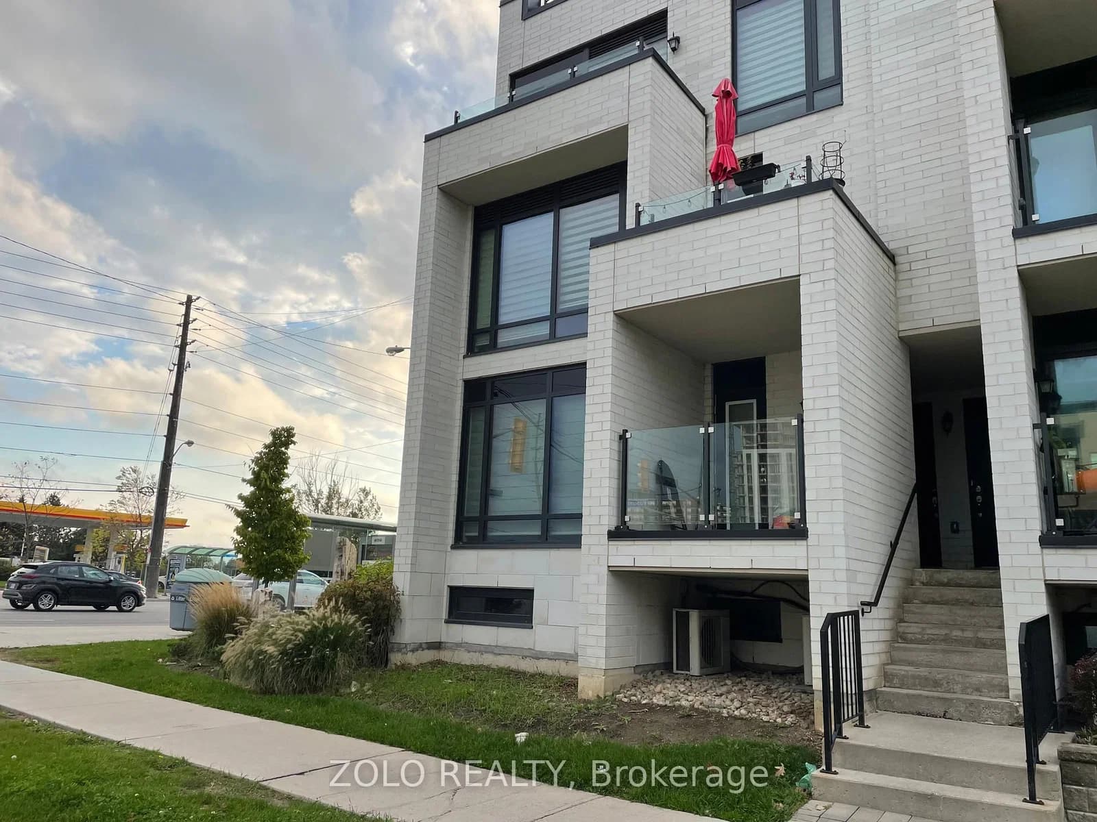 Widdicombe Hill Boulevard in Toronto · Willowridge-Martingrove-Richview — photo 2