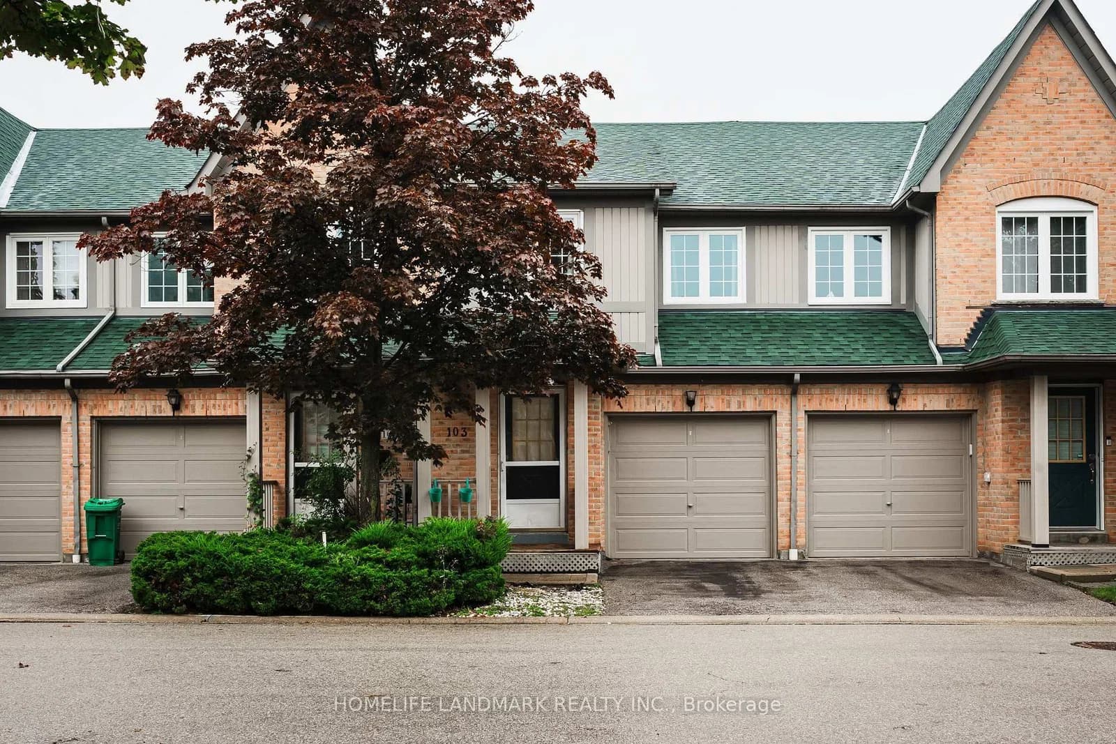 Photo of Thomas Street in Mississauga · Central Erin Mills