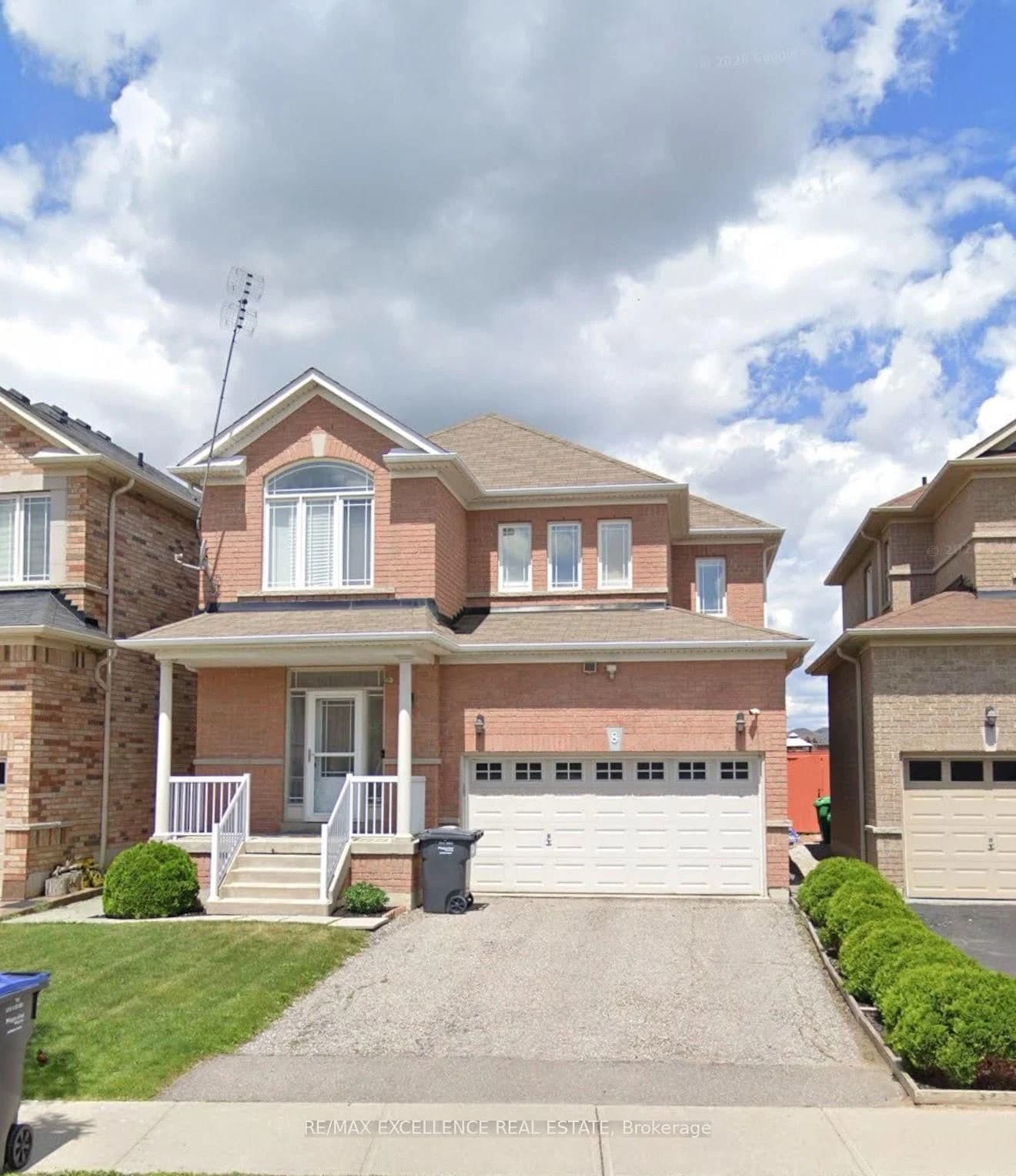 Photo of Lynngrove Way in Brampton · Bram East