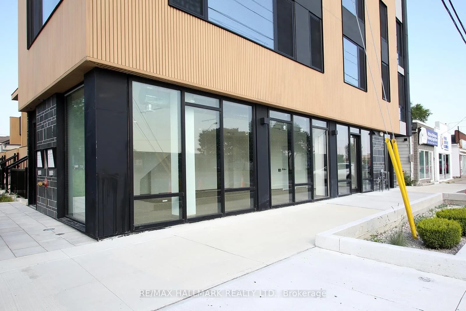 Browns Line in Toronto · Alderwood — photo 3
