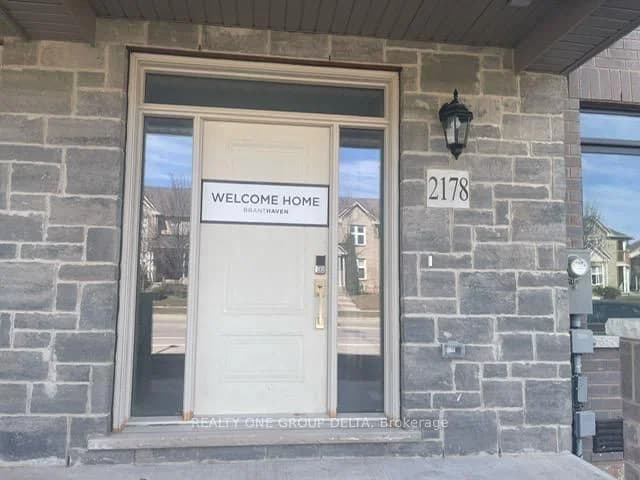 Photo of Postmaster Drive in Oakville · Westmount