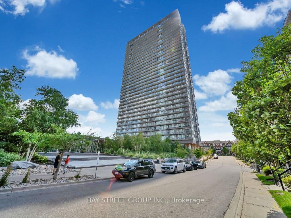 The Queensway Avenue in Toronto · High Park-Swansea — photo 2