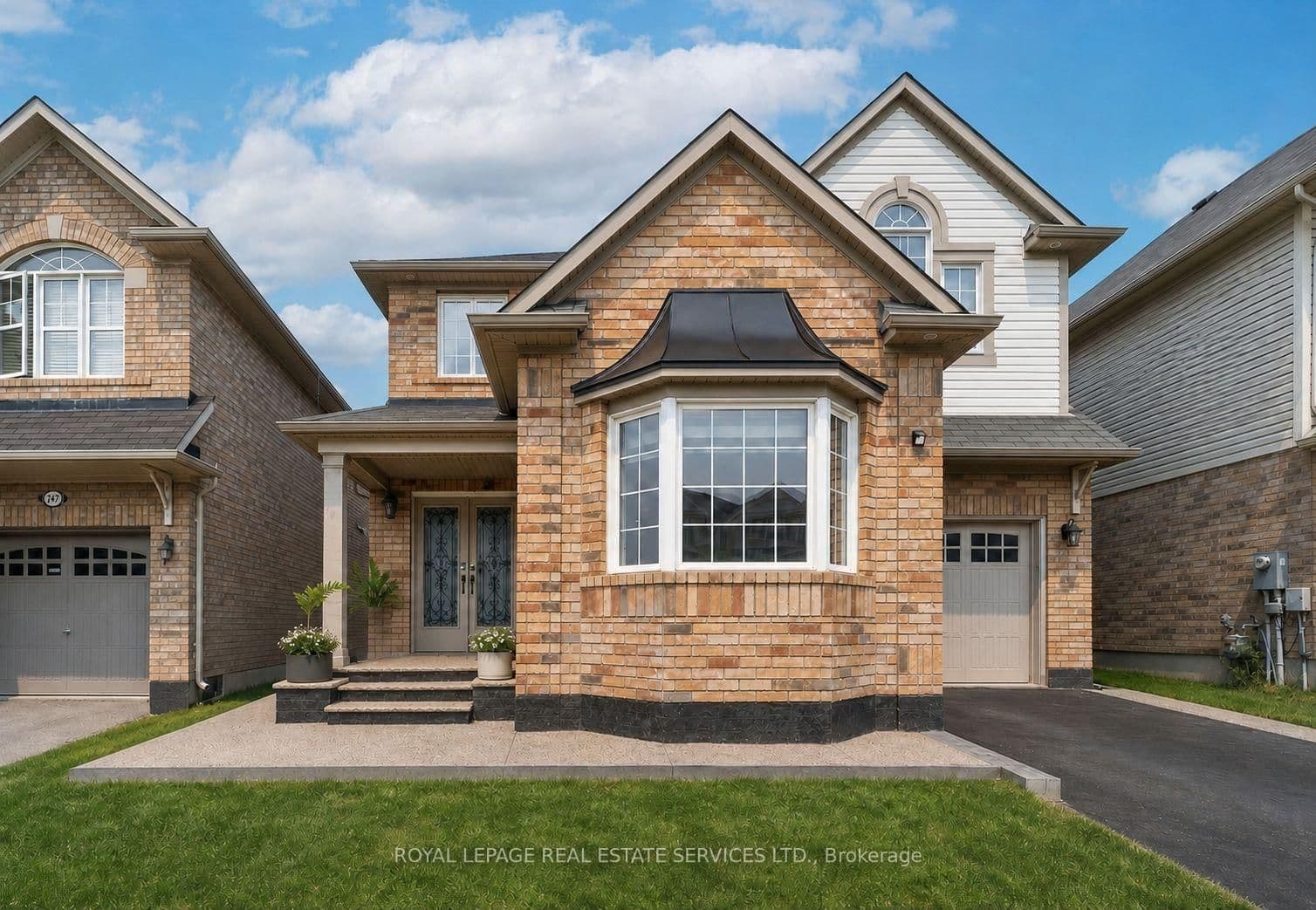 Photo of McDougall Cross in Milton · Harrison