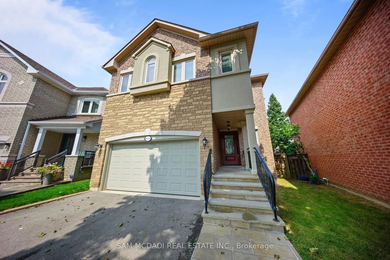 Windy Hill Court in Mississauga · Hurontario — photo 2