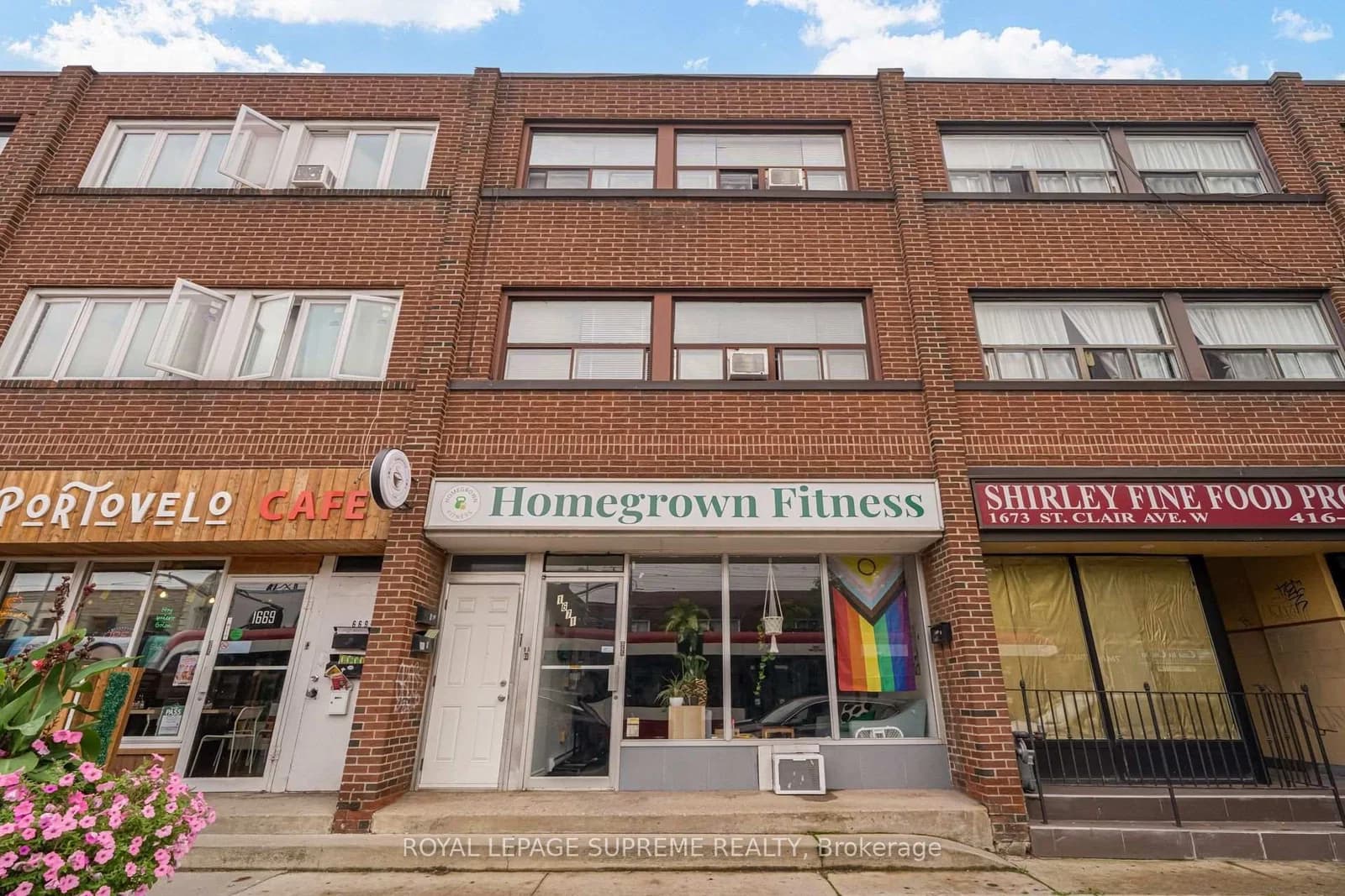 St Clair Avenue in Toronto · Weston-Pellam Park — photo 2
