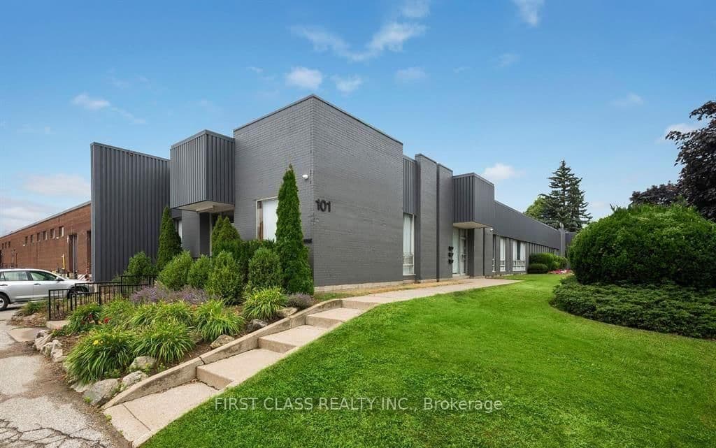 Photo of Brisbane Road 4 in Toronto · York University Heights