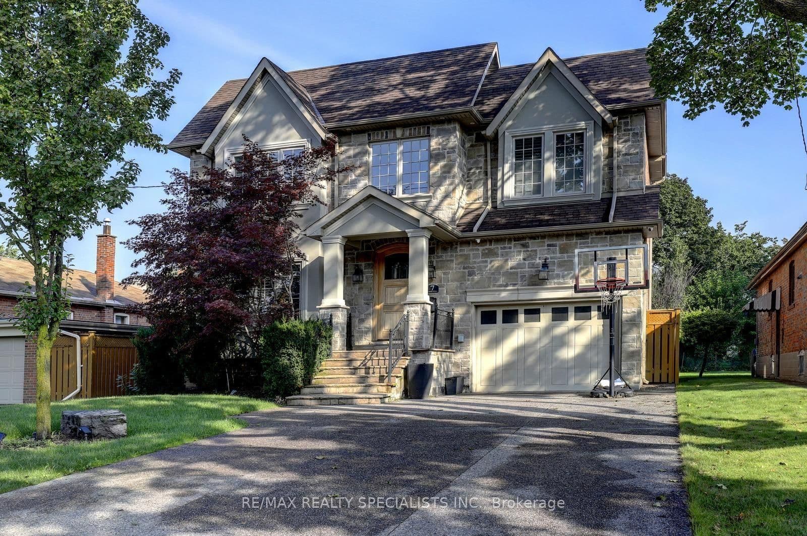 Photo of Fairlin Drive in Toronto · Islington-City Centre West
