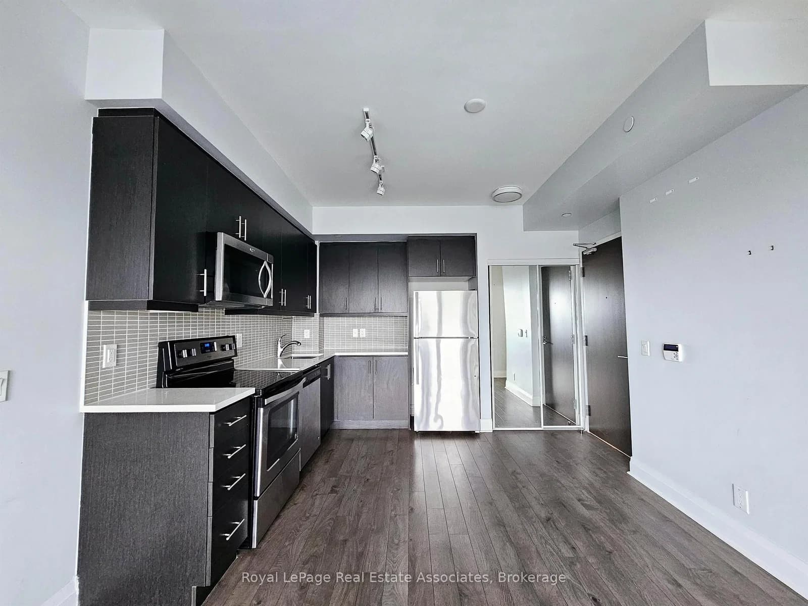 Zorra Street in Toronto · Islington-City Centre West — photo 3