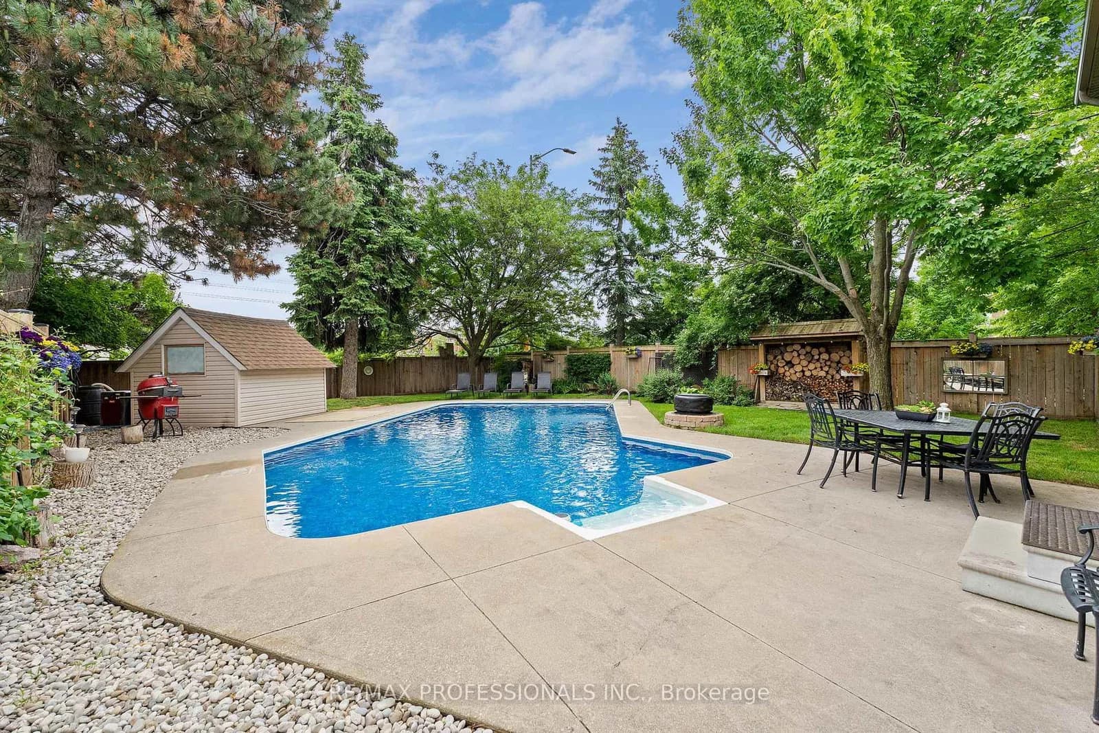 Photo of Edenwood Drive in Mississauga · Meadowvale