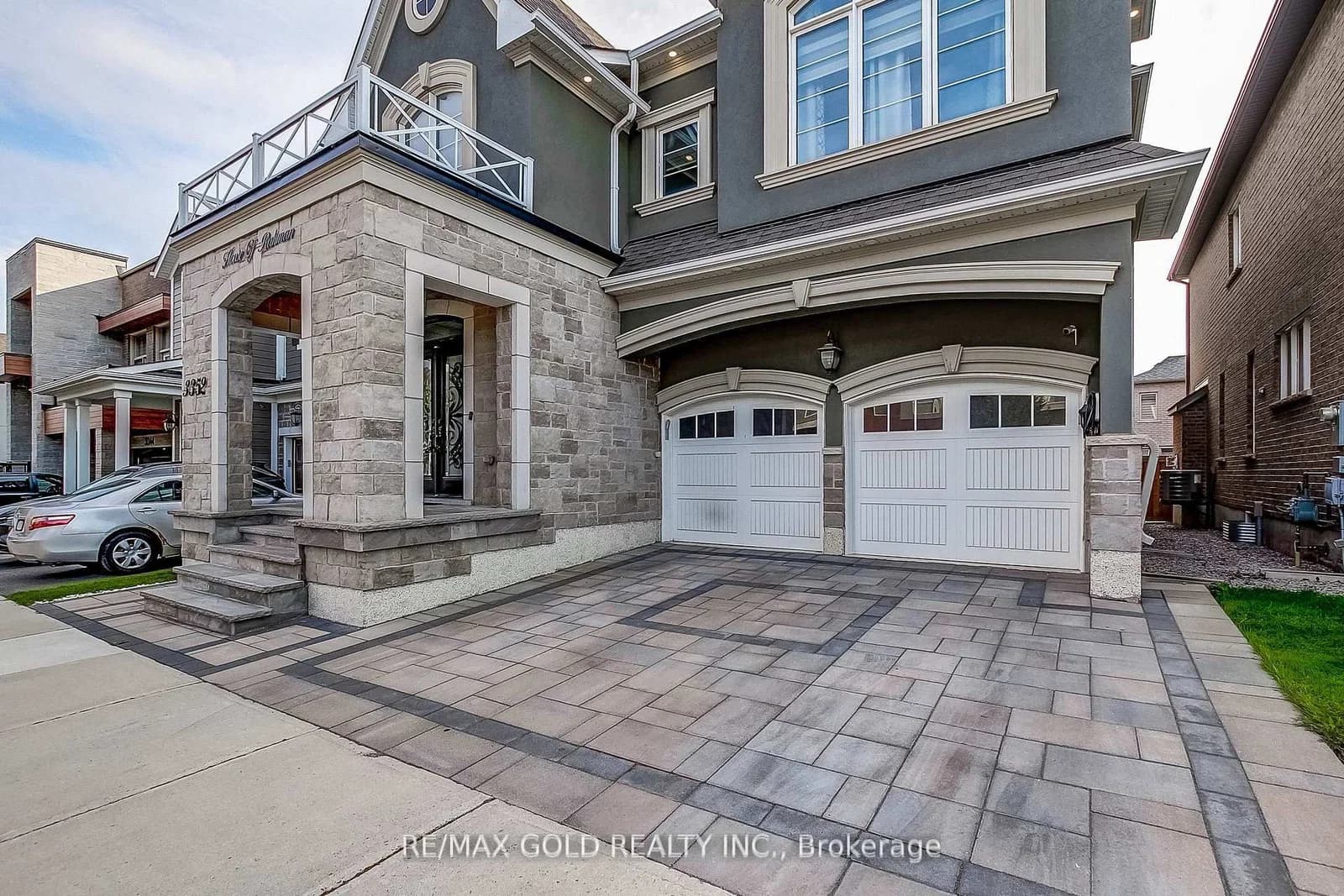 Vernon Powell Drive in Oakville · Glenorchy — photo 3