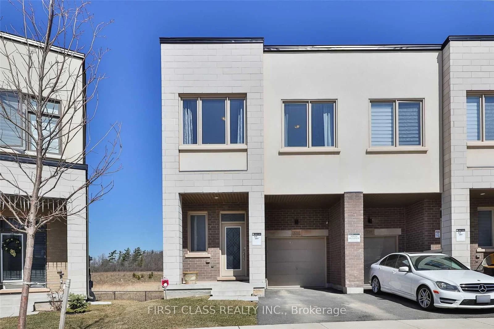 Mintwood Circle in Oakville · Glenorchy — photo 2