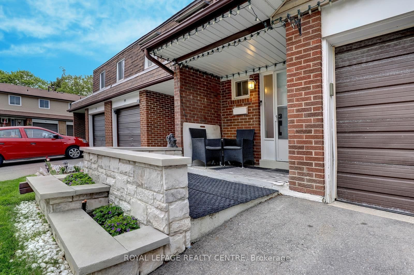 Cedarglen Gate in Mississauga · Erindale — photo 3