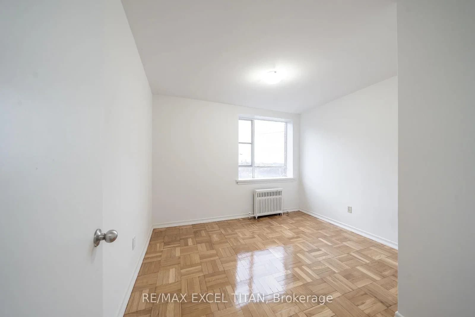 Eglinton Avenue in Toronto · Keelesdale-Eglinton West — photo 3