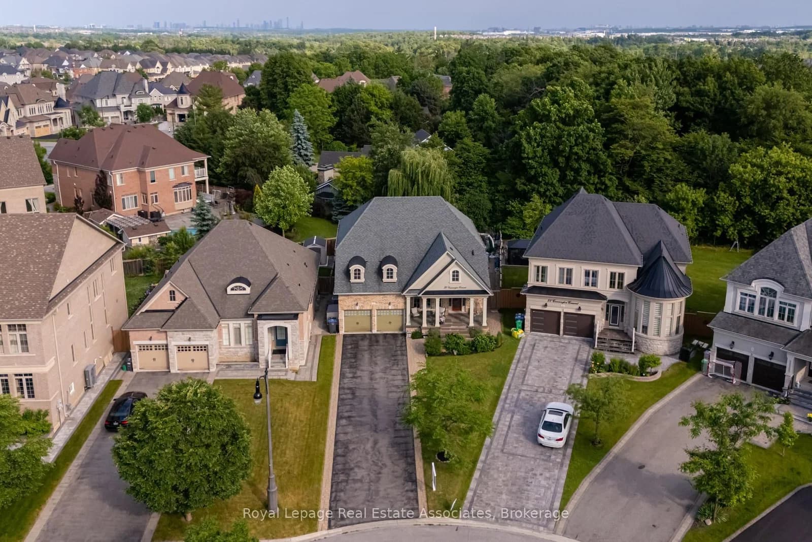 Cannington Crescent in Brampton · Credit Valley — photo 2