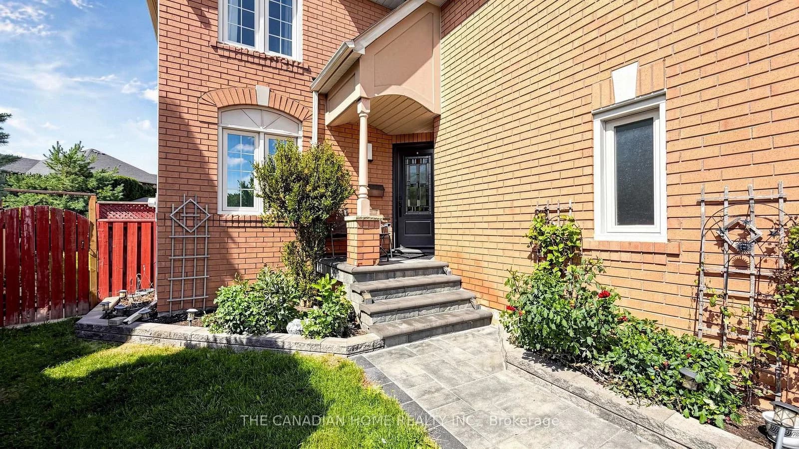 Banington Crescent in Brampton · Snelgrove — photo 3