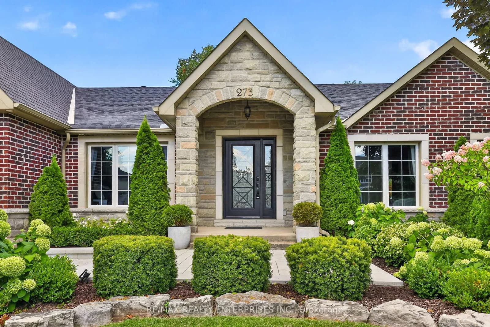 Savoy Crescent in Oakville · Southwest — photo 2