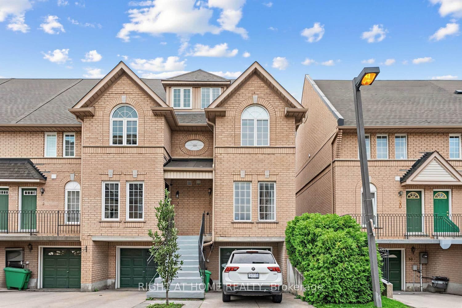 Photo of Strathaven Drive in Mississauga · Hurontario