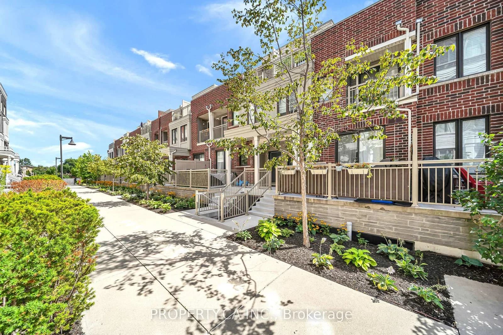 Photo of Long Branch Avenue in Toronto · Long Branch