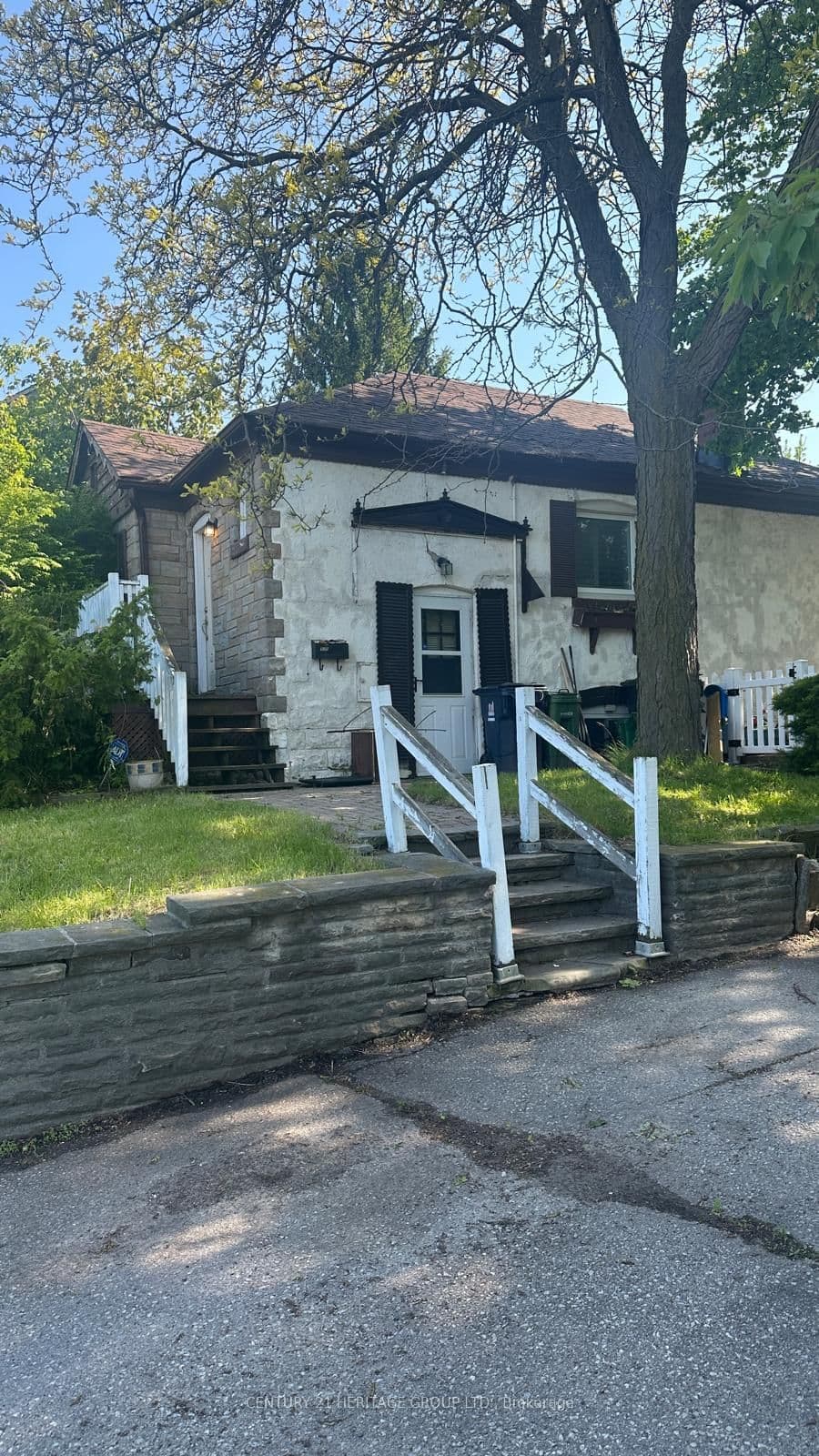 Photo of Scarlett Road in Toronto · Humber Heights
