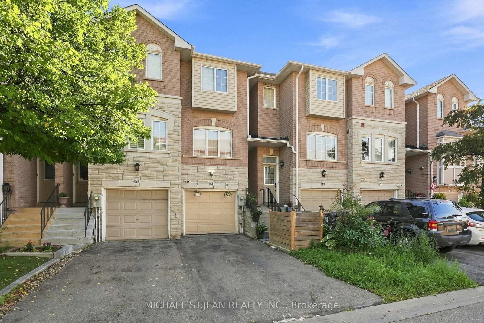 Mount Dennis Drive in Toronto · Mount Dennis — photo 3