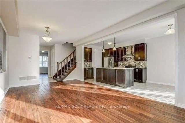 Enford Crescent in Brampton · Northwest Brampton — photo 3