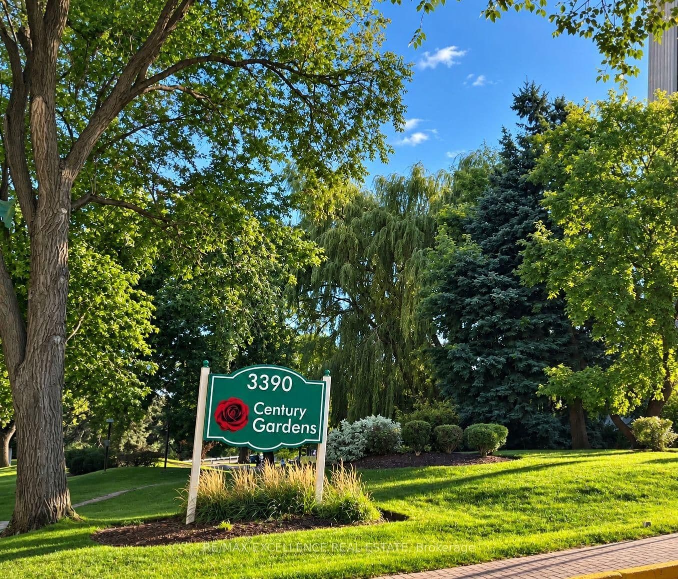 Photo of Weston Road in Toronto · Humbermede