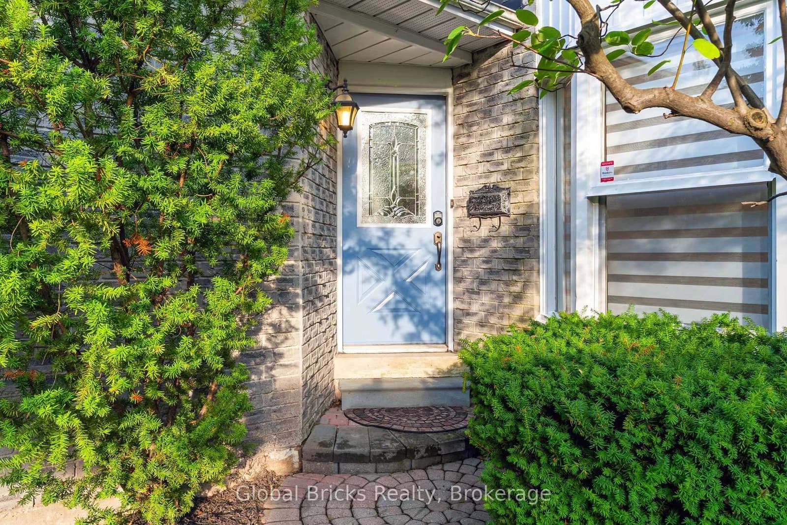 Saltmarsh Court in Mississauga · Lisgar — photo 3