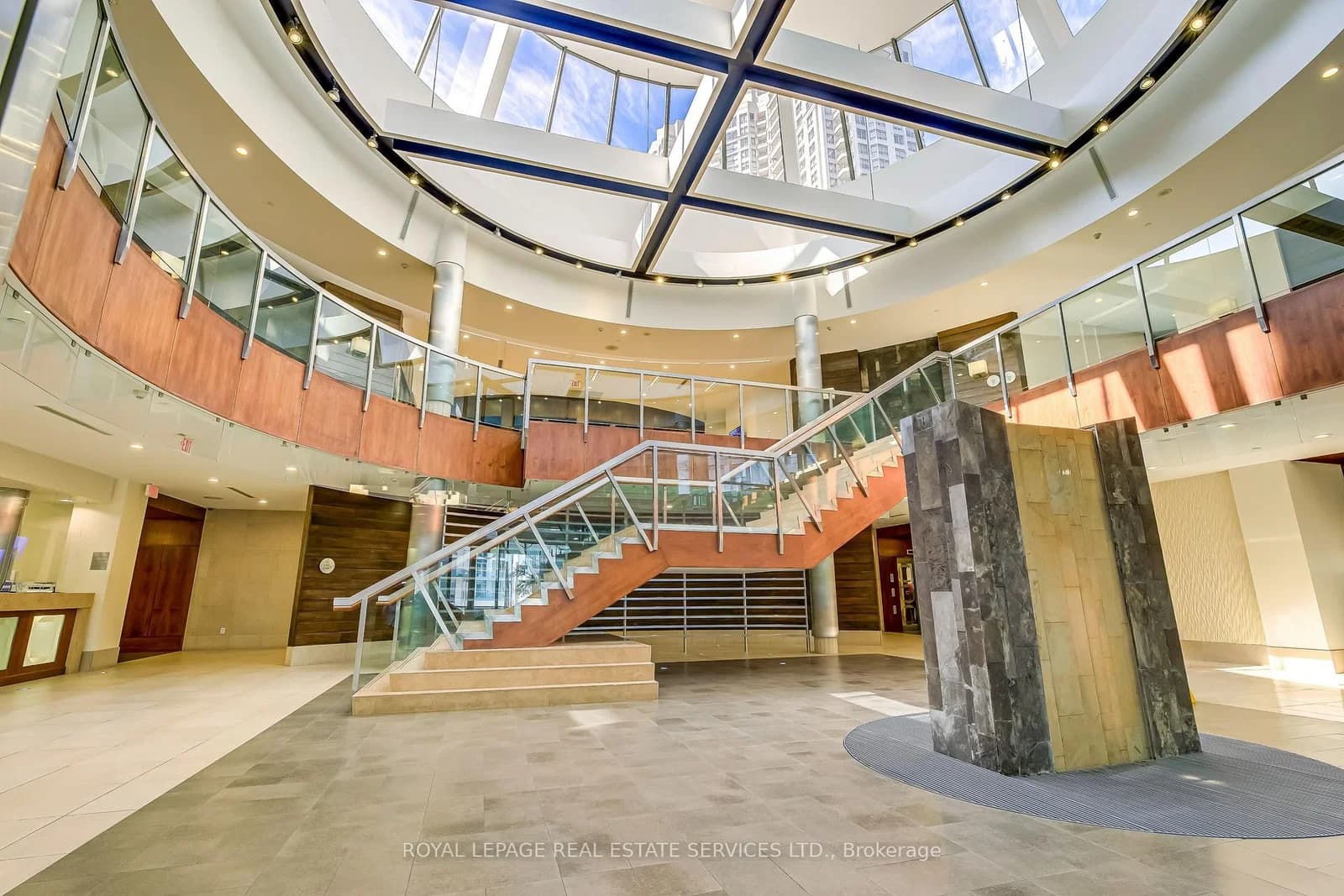 Duke Of York Boulevard in Mississauga · City Centre — photo 3