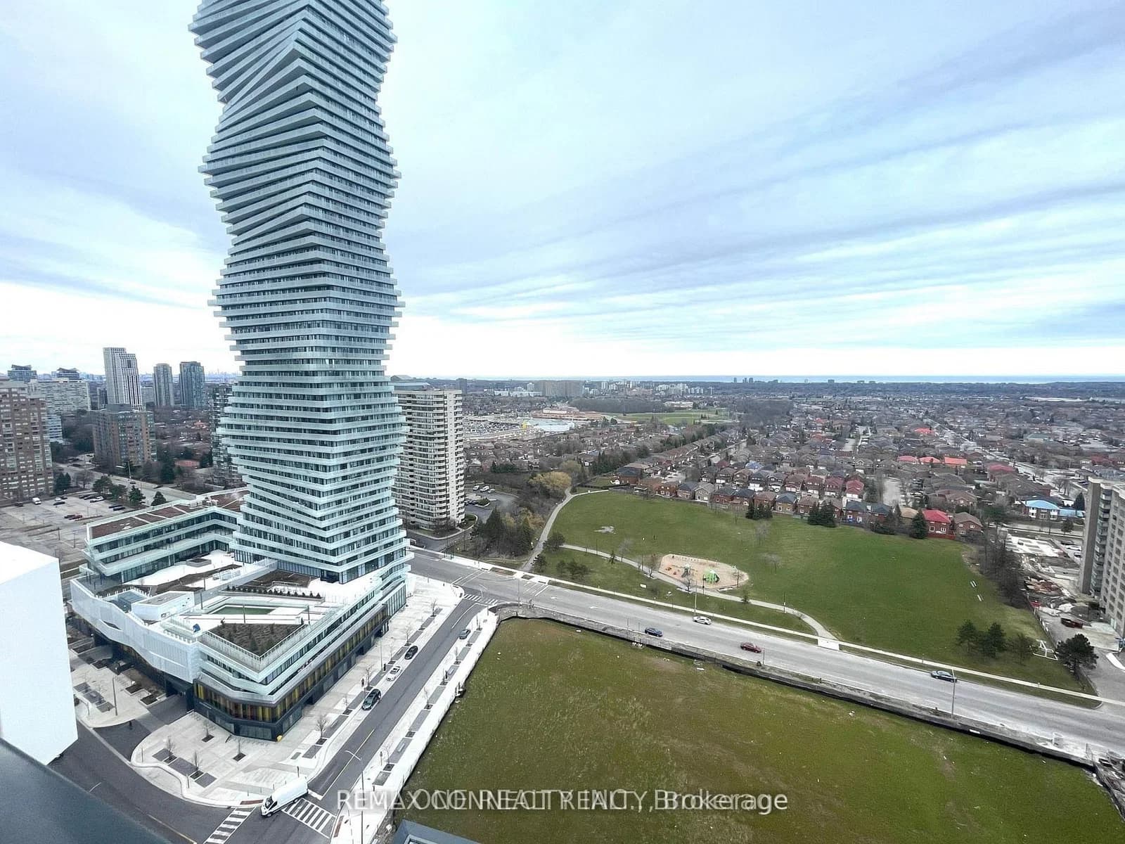 Burnhamthorpe Road in Mississauga · City Centre — photo 2
