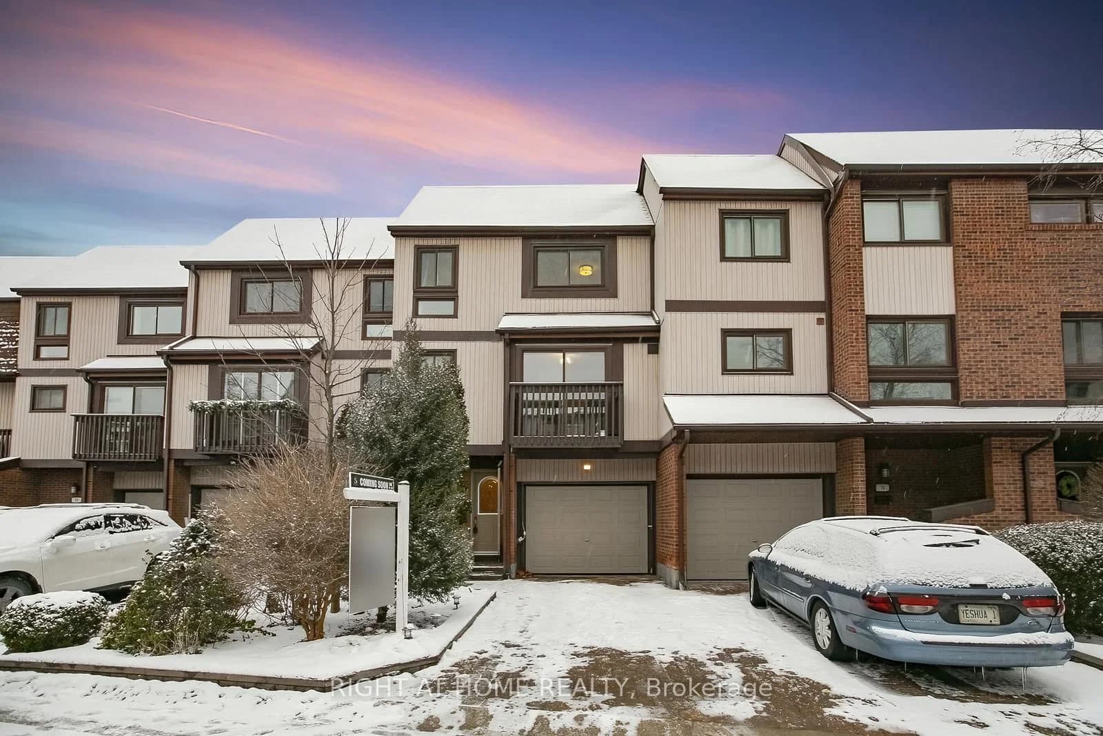 Photo of Walden Circle in Mississauga · Clarkson