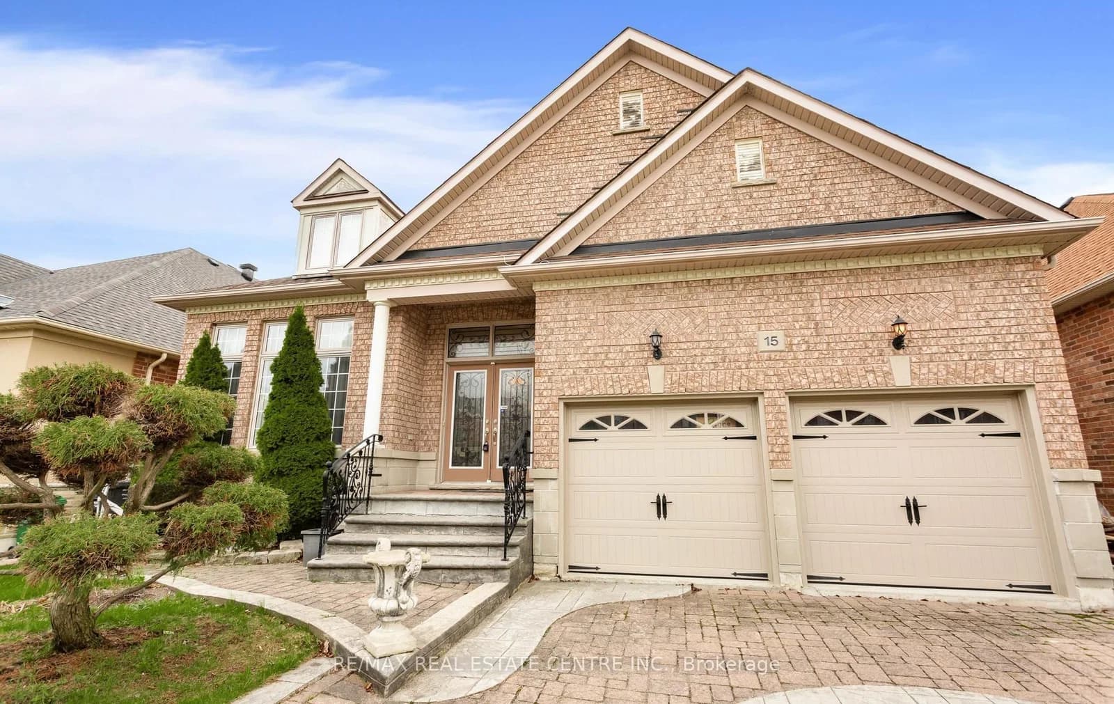 Concorde Drive in Brampton · Vales of Castlemore North — photo 3