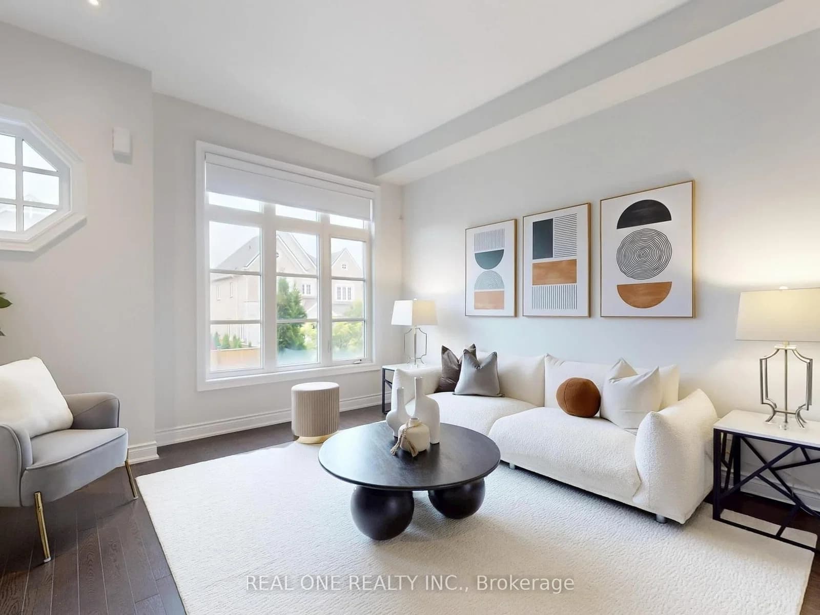 Lillykin Street in Oakville · River Oaks — photo 2