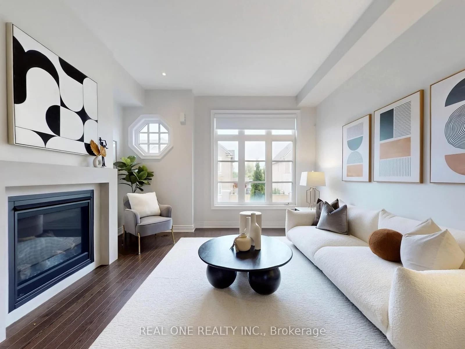 Lillykin Street in Oakville · River Oaks — photo 3