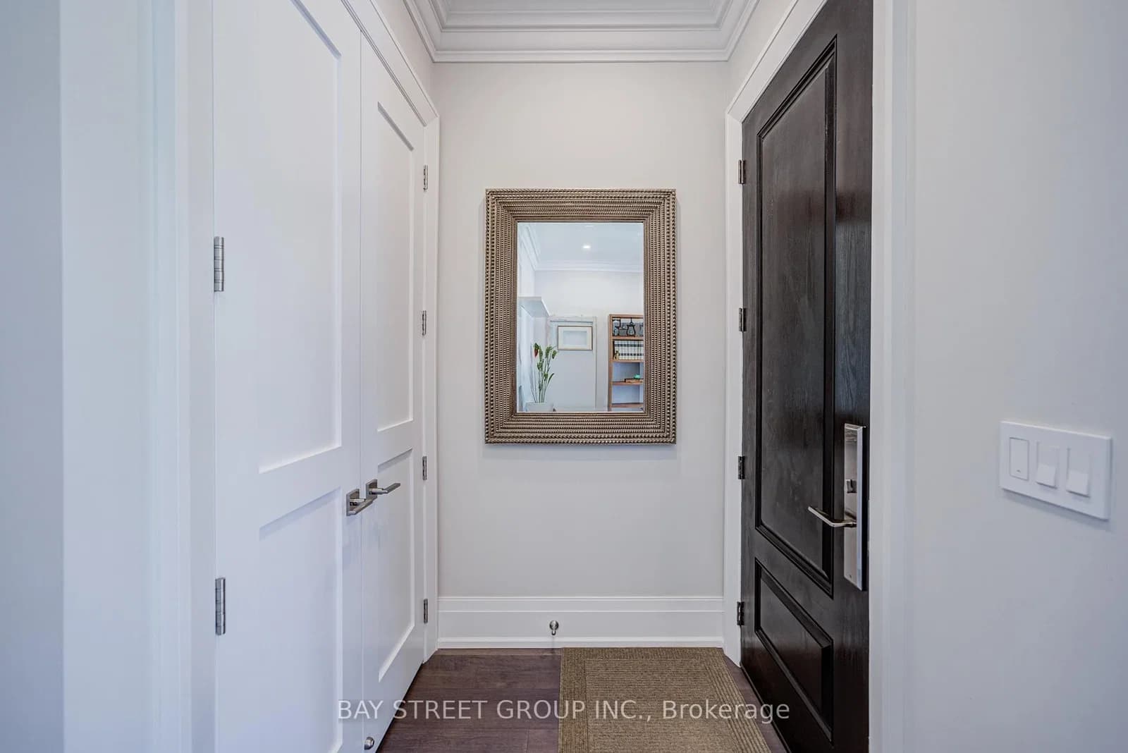 Barker Avenue in Toronto · Thistletown-Beaumonde Heights — photo 3